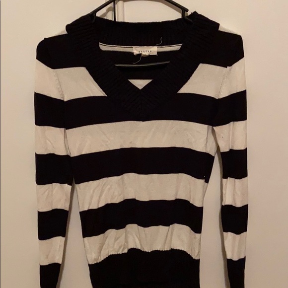 Sweater - Picture 2 of 2